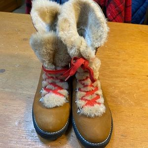 Womens J Crew shearling lined hiking boots size 10